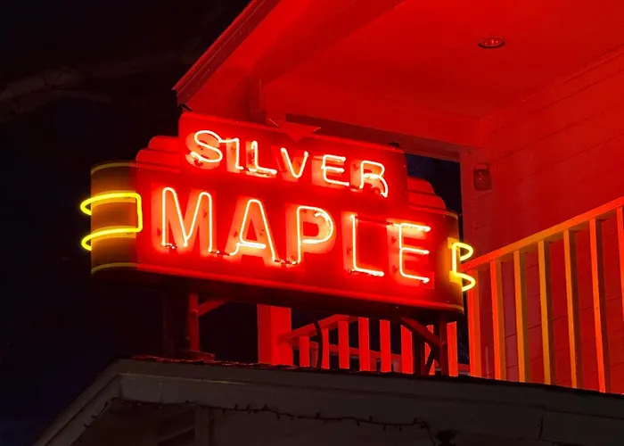Silver Maple Inn
