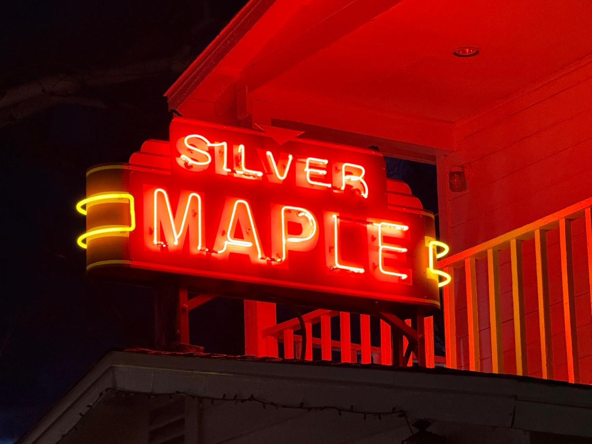 Silver Maple Gasthof